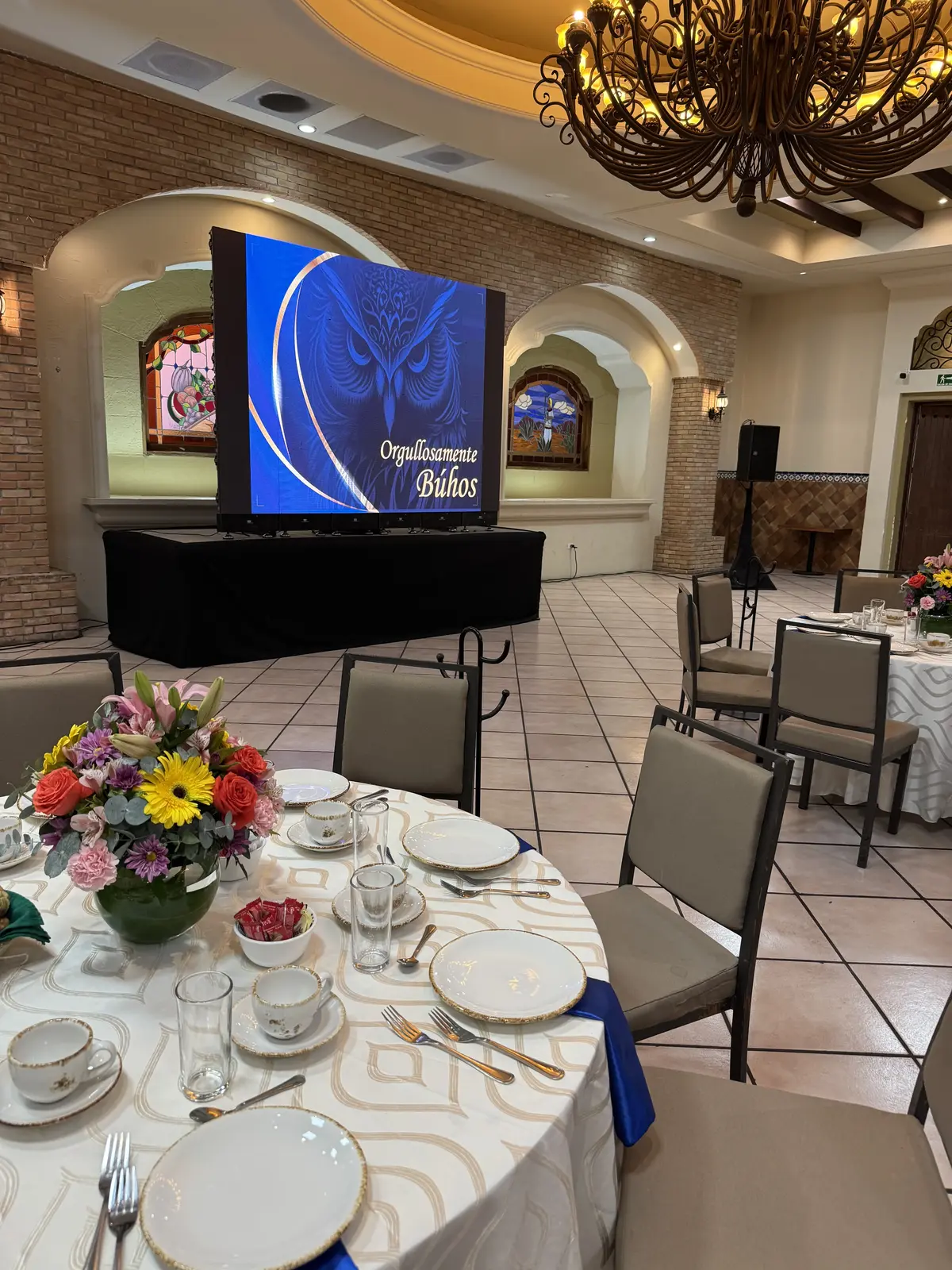 Evento social con iluminación de gala