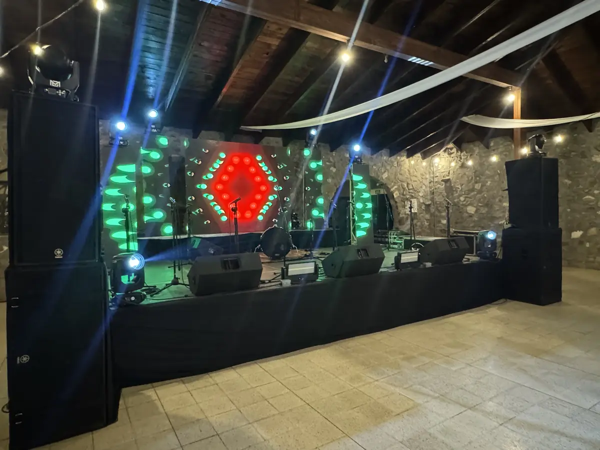 Pista de baile y luces robóticas